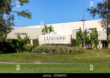 Le panneau technologique Luminar est visible à l'extérieur de leur siège social à Orlando, Floride, États-Unis, le 8 février 2020. Banque D'Images