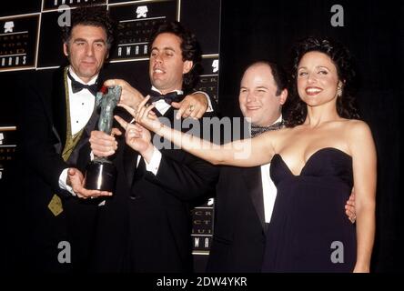 Michael Richards, Jerry Seinfeld, Julia Louis-Dreyfus, Jason Alexander au 1er Prix annuel de la Guilde des acteurs de l'écran à Universal City, CA, le 25 février 1995 / référence du dossier # 34000-1680PLTHA Banque D'Images