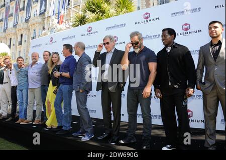 Wesley Snipes , Antonio Banderas, Arnold Schwarzenegger , Jason Statham , Harrison Ford , Mel Gibson , Sylvester Stallone assistant aux Expendables 3' photocall lors du 67e Festival annuel du film de Cannes, le 18 mai 2014. Photo d'Alban Wyters/ABACAPRESS.COM Banque D'Images