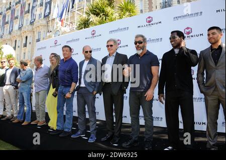 Wesley Snipes , Antonio Banderas, Arnold Schwarzenegger , Jason Statham , Harrison Ford , Mel Gibson , Sylvester Stallone assistant aux Expendables 3' photocall lors du 67e Festival annuel du film de Cannes, le 18 mai 2014. Photo d'Alban Wyters/ABACAPRESS.COM Banque D'Images