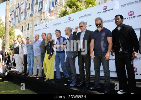 Wesley Snipes , Antonio Banderas, Arnold Schwarzenegger , Jason Statham , Harrison Ford , Mel Gibson , Sylvester Stallone assistant aux Expendables 3' photocall lors du 67e Festival annuel du film de Cannes, le 18 mai 2014. Photo d'Alban Wyters/ABACAPRESS.COM Banque D'Images