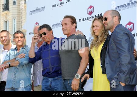 Wesley Snipes , Antonio Banderas, Arnold Schwarzenegger, Jason Statham, Harrison Ford, Mel Gibson, Sylvester Stallone participant aux Expendables 3' photocall lors du 67e Festival annuel du film de Cannes, le 18 mai 2014. Photo d'Alban Wyters/ABACAPRESS.COM Banque D'Images