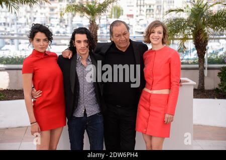 Directeur Tony Gatlif, Céline Salette, Rachid Youcef, Nailia Harzoune posant au photocall du film Geronimo qui s'est tenu au Palais des Festivals dans le cadre du 67ème Festival de Cannes, le 20 mai 2014. Photo de Nicolas Briquet/ABACAPRESS.COM Banque D'Images