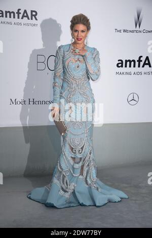 Hofit Golan arrive au 21e Gala du Cinéma contre le SIDA de l'amfAR présenté par Worldview, Bold films, et Bvlgari à l'Hôtel du Cap-Eden-Roc à Cap d'Antibes, France, le 22 mai 2014. Photo de Lionel Hahn/ABACAPRESS.COM Banque D'Images