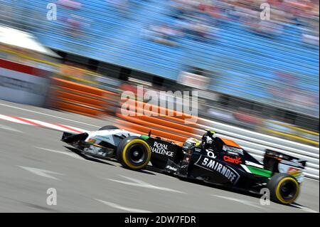 Nico Hulkenberg, pilote allemand de Force India, se déplace sur le circuit de rue de Monaco lors de la troisième séance d'entraînement du Grand Prix de Formule 1 de Monaco à Monte Carlo le 24 mai 2014. Photo de Nicolas Gouhier/ABACAPRESS.COM Banque D'Images