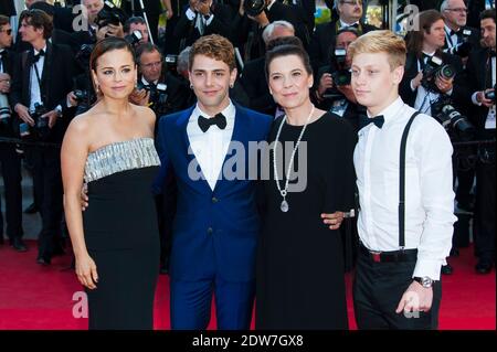 Suzanne Clement, directrice Xavier Dolan, Anne Dorval et Olivier Pilon arrivant au Palais des Festivals pour la cérémonie de clôture et la projection du film 'pour une Poigue de dollar' réalisé par Sergio Leone dans le cadre du 67ème Festival de Cannes le 24 mai 2014. Photo de Nicolas Genin/ABACAPRESS.COM Banque D'Images