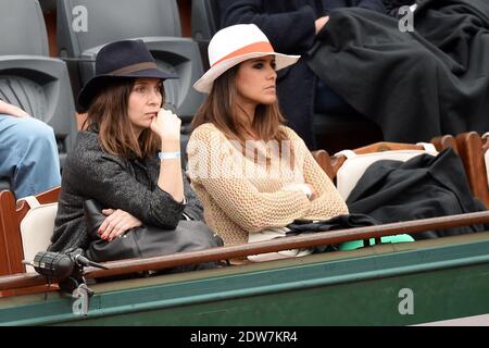 Karine Ferri regardant un match lors de la première partie de l'Open de tennis français à l'arène Roland Garros à Paris, France, le 26 mai 2014. Photo de Laurent Zabulon/ABACAPRESS.COM Banque D'Images