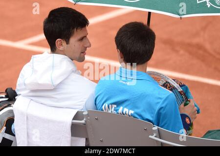 Novak Djokovic de Serbie lors de son premier tour à l'Open de tennis français à l'arène Roland-Garros à Paris, France, le 26 mai 2014. Photo de Laurent Zabulon/ABACAPRESS.COM Banque D'Images