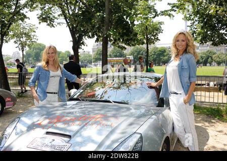 Adriana Karembeu et sa sœur Natalia Sklenarikova assistaient à la 15e présentation de Rallye des Princesses qui s'est tenue à la place des Invalides, à Paris, en France, le 31 mai 2014. Photo d'Alban Wyters/ABACAPRESS.COM Banque D'Images