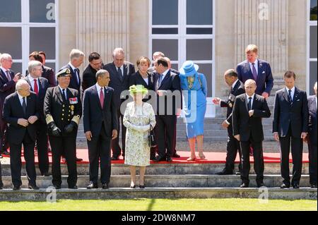 LE président AMÉRICAIN Barack Obama participe à une photo de groupe des dirigeants du monde participant aux cérémonies du 70e anniversaire du jour J au Château de Benouville, en France, le 6 juin 2014. Les cérémonies du jour J marquent le 70e anniversaire du lancement de l'opération Overlord, une vaste opération militaire des forces alliées en Normandie, qui a tourné la vague de la Seconde Guerre mondiale, menant finalement à la libération de la France occupée et à la fin de la guerre contre l'Allemagne nazie. Photo de Christophe petit Tesson/Pool/ABACAPRESS.COM Banque D'Images