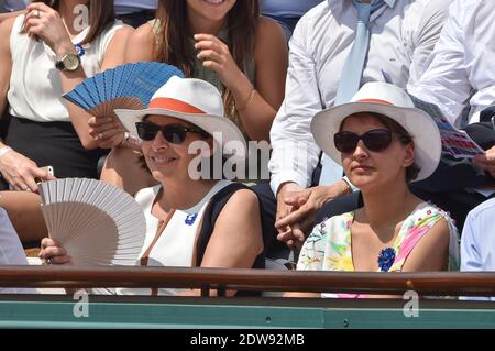 Anne Hidalgo et Najat Vallaud-Belkacem regardant le dernier match individuel des hommes de l'Open de tennis français à l'arène Roland Garros à Paris, France, le 8 juin 2014. Photo de Nicolas Gouhier/ABACAPRESS.COM Banque D'Images