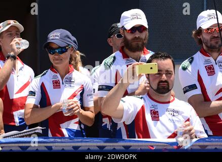 Pippa Middleton et James Middleton participent à la 33e course à travers l'Amérique, qui fait partie de l'équipe de la Fondation Michael Matthews. Les coureurs doivent parcourir 3000 miles dans 12 États et grimper sur 170,000 pieds verticaux. Les coureurs d'équipe ont un maximum de neuf jours pour terminer. Les équipes feront 350-500 km par jour, course sans escale. Oceanside, 14 juin 2014. Photo de Lionel Hahn/ABACAPRESS.COM Banque D'Images