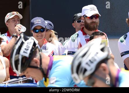 Pippa Middleton et James Middleton participent à la 33e course à travers l'Amérique, qui fait partie de l'équipe de la Fondation Michael Matthews. Les coureurs doivent parcourir 3000 miles dans 12 États et grimper sur 170,000 pieds verticaux. Les coureurs d'équipe ont un maximum de neuf jours pour terminer. Les équipes feront 350-500 km par jour, course sans escale. Oceanside, 14 juin 2014. Photo de Lionel Hahn/ABACAPRESS.COM Banque D'Images