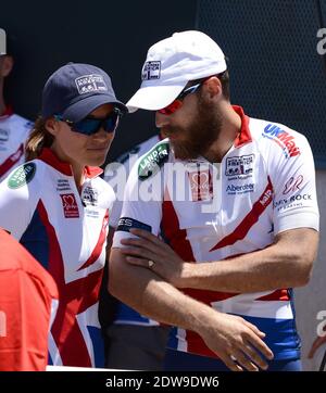 Pippa Middleton et James Middleton participent à la 33e course à travers l'Amérique, qui fait partie de l'équipe de la Fondation Michael Matthews. Les coureurs doivent parcourir 3000 miles dans 12 États et grimper sur 170,000 pieds verticaux. Les coureurs d'équipe ont un maximum de neuf jours pour terminer. Les équipes feront 350-500 km par jour, course sans escale. Oceanside, 14 juin 2014. Photo de Lionel Hahn/ABACAPRESS.COM Banque D'Images