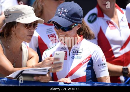 Pippa Middleton participe à la 33ème course à travers l'Amérique, qui fait partie de l'équipe de la Fondation Michael Matthews. Les coureurs doivent parcourir 3000 miles dans 12 États et grimper sur 170,000 pieds verticaux. Les coureurs d'équipe ont un maximum de neuf jours pour terminer. Les équipes feront 350-500 km par jour, course sans escale. Oceanside, 14 juin 2014. Photo de Lionel Hahn/ABACAPRESS.COM Banque D'Images