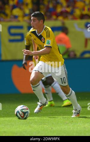 James Rodriguez de Colombie pendant la coupe du monde de football 2014 Premier tour Groupe D Match Colombie / Côte d'Ivoire au Stade National, Brasilia, Brésil , le 19 juin 2014. La Colombie a gagné 2-1. Photo de Henri Szwarc/ABACAPRESS.COM Banque D'Images