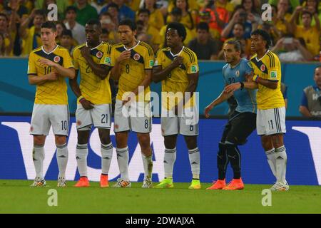 James Rodriguez, en Colombie, célèbre après avoir marqué le but 1-0 lors de la coupe du monde de football 2014 1/8 du dernier match du tour Colombie contre Uruguay au stade Maracana, Rio de Janeiro, Brésil, le 28 juin 2014. Colombie a gagné 2-0. Photo de Henri Szwarc/ABACAPRESS.COM Banque D'Images