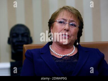 Le président Barack Obama rencontre le président chilien Michelle Bachelet dans le Bureau ovale le 30,2014 juin. Photo de piscine ISP par Dennis Brack/Black Star Banque D'Images