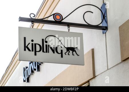Panneau Kipling Store à Orlando, Floride, États-Unis. Banque D'Images