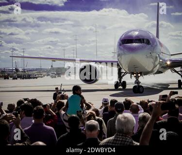 Memphis TN 18 octobre 2013-célébration de l'accueil du nouvel avion de combat Boeing 767 ajouté à la flotte FedEx. Banque D'Images