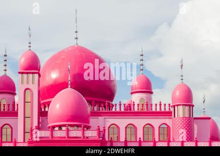 La mosquée rose de Datu Saudi Ampatuan, Maguindanao, Philippines Banque D'Images