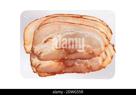 Tranches de bacon assaisonnées brutes isolées sur fond blanc Banque D'Images