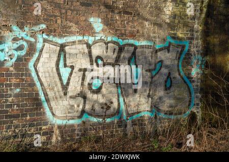 Fledborough Viaduct, River Trent, chemin de fer abandonné, viaduc, Graffiti Bridge, ancien chemin de fer, Viaduct, faisant partie du réseau national du cycle, Banque D'Images