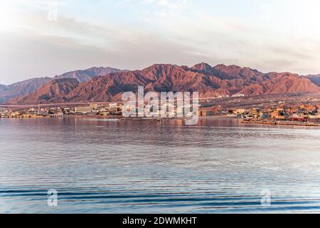 Vue depuis le bateau de croisière Pacific Princess of Port Safaga sur la mer Rouge, Égypte Banque D'Images