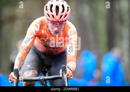 HERENTALS, BELGIQUE - DÉCEMBRE 23: Marianne vos pendant la Women Elite Cyclocross Herentals Crosst le 23 décembre 2020 à Herentals, Belgique (photo par Banque D'Images