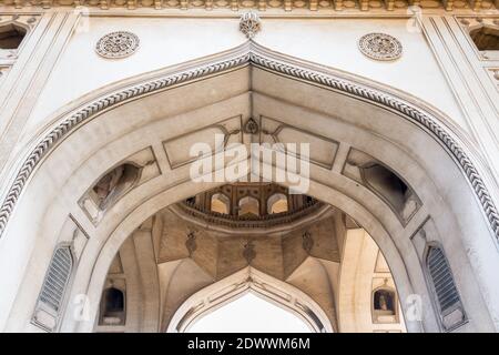 Gros plan de Charminar à Hyderabad, monument et mosquée, construit en 1591. Banque D'Images