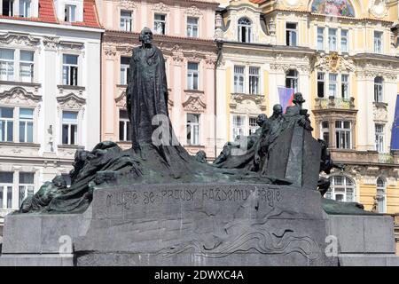 Jan Hus Denkmal am Altstädterring à Prag, Tschechien Banque D'Images