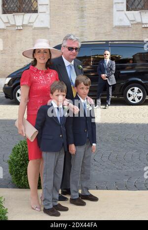 Le prince Laurent et la princesse Claire de Belgique et ses fils Aymeric et Nicolas assistent au mariage du prince Amedeo de Belgique et d'Elisabetta Maria Rosboch von Wolkenstein le 5 juillet 2014 à Rome, Italie la ville natale de la mariée, à la basilique Santa Maria de Trastevere. Photo par Eric Vandeville/ABACAPRESS.COM Banque D'Images