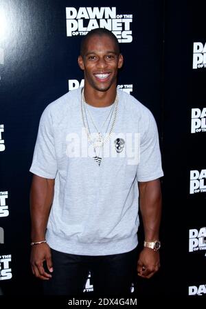 Victor Cruz participe à la projection de « Dawn of the Planet of the Apes » aux Williamsburg Cinemas de Brooklyn, New York, NY, États-Unis, le 08 juillet 2014. Photo de Donna Ward/ABACAPRESS.COM Banque D'Images