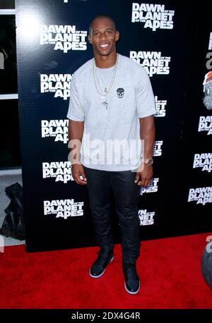 Victor Cruz participe à la projection de « Dawn of the Planet of the Apes » aux Williamsburg Cinemas de Brooklyn, New York, NY, États-Unis, le 08 juillet 2014. Photo de Donna Ward/ABACAPRESS.COM Banque D'Images