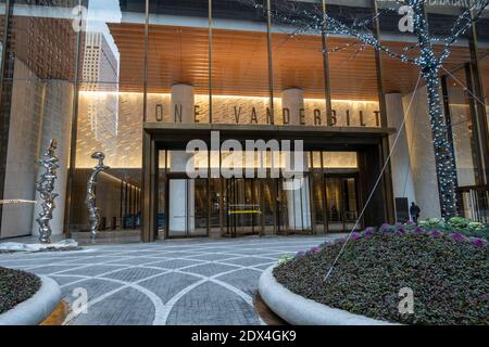 L'avenue Vanderbilt a été convertie en espace piétonnier devant le surgrand-haut Vanderbilt, New York City, États-Unis Banque D'Images