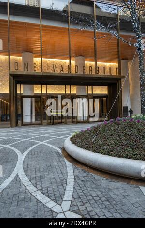 L'avenue Vanderbilt a été convertie en espace piétonnier devant le surgrand-haut Vanderbilt, New York City, États-Unis Banque D'Images