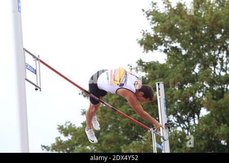 Renaud Lavillenie lors des championnats d'élite français 2014, au stade Georges-Hebert, à Reims, France, le 13 juillet 2014. Photo de Pasco/ABACAPRESS.COM Banque D'Images