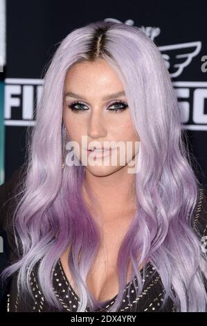 Kesha participe à la première de Disney's 'planes: Fire & Rescue' au théâtre El Capitan le 15 juillet 2014 à Los Angeles, CA, États-Unis. Photo de Lionel Hahn/ABACAPRESS.COM Banque D'Images