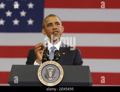 Le président américain Barack Obama annonce de nouveaux engagements à l'appui de l'initiative « My Brother's Keeper » au centre d'éducation Walker Jones à Washington, DC, le lundi 21 juillet 2014. L'initiative « My Brother's Keeper » a été créée pour combler les « lacunes de l'opportunité » rencontrées par les garçons et les jeunes hommes de couleur et s'assurer que tous les jeunes puissent atteindre leur plein potentiel. Photo de Chris Kleponis/Pool/ABACAPRESS.COM Banque D'Images