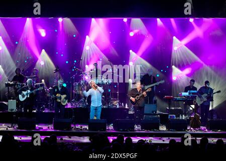 Groupe de musiciens français Gypsy Kings, Pablo Reyes (L), André Reyes (CL), Nicolas Reyes (C), Tonino Baliardo (CR), se produit au Sporting lors du 'Sporting Summer Festival' à Monaco, dans le sud de la France, le 06 août 2014. Photo de Syspeo.R/ABACAPRESS.COM Banque D'Images