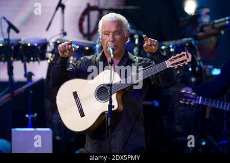 Le groupe de musiciens français Gypsy Kings (Pablo Reyes) se produit au Sporting lors du 'Sporting Summer Festival' à Monaco, dans le sud de la France, le 06 août 2014. Photo de Syspeo.R/ABACAPRESS.COM Banque D'Images