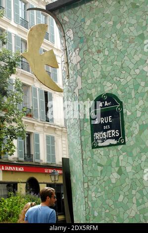 La vie quotidienne dans la rue des Rosiers (rue des rosiers), dans le quartier du Marais, 4ème arrondissement de Paris, France, le 09 août 2014. Photo d'Alain Apaydin/ABACAPRESS.COM Banque D'Images