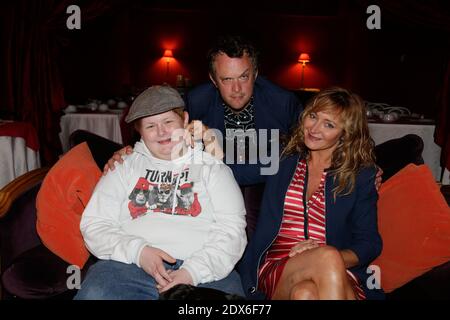 David Thielemans, Julie Ferrier et Bruno Deville posent pour la photo de Bouboule lors du 7e Festival du film d'Angoulême, le 25 août 2014. Photo de Jerome Domine/ABACAPRESS.COM Banque D'Images