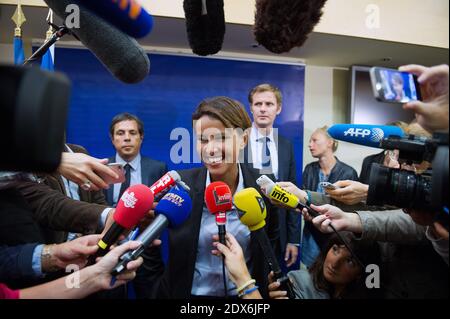 Nouveau ministre français de l'éducation Najat Vallaud-Belkacem lors d'une cérémonie de passation de pouvoir à Paris, France, le 27 août 2014 au ministère de l'éducation. Photo de Laurent Zabulon/ABACAPRESS.COM Banque D'Images