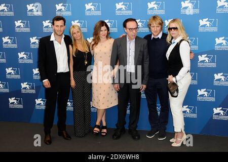 Les roducteurs Logan Levy, Holly Wiersma, l'actrice Kathryn Hahn, le réalisateur Peter Bogdanovich, l'acteur Owen Wilson et la productrice Louise Stratten participant à She's Funny Tha Way Photocall lors du 71e Festival International du film de Venise, le 29 août 2014 à Venise, en Italie. Photo d'Aurore Marechal/ABACAPRESS.COM Banque D'Images