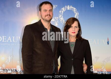 Jim Mickle et Linda Moran posant au photocall 'froid en juillet' dans le cadre du 40ème Festival du film américain de Deauville à Deauville, France, le 7 septembre 2014. Photo de Nicolas Briquet/ABACAPRESS.COM Banque D'Images