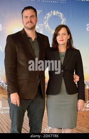 Jim Mickle et Linda Moran posant au photocall 'froid en juillet' dans le cadre du 40ème Festival du film américain de Deauville à Deauville, France, le 7 septembre 2014. Photo de Nicolas Briquet/ABACAPRESS.COM Banque D'Images