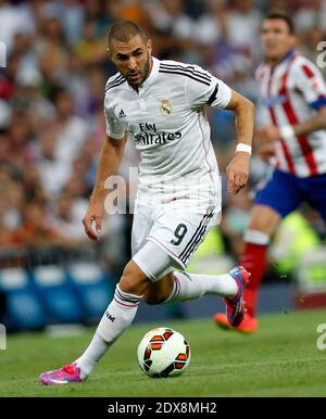 Le Real Madrid le Real Madrid Karim Benzema lors du match de la Liga entre le Real Madrid et l'Atletico de Madrid à l'Estadio Santiago Burnaby à Madrid, Espagne, le 13 septembre 2014. Photo de Giuliano Bevilacqua/ABACAPRESS.COM Banque D'Images