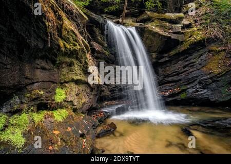 Sweet Thing Falls sur Slickum Creek - près de Cleveland, Caroline du Sud, États-Unis Banque D'Images