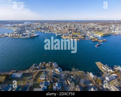 Vue aérienne de Rocky Neck et du port de Gloucester dans la ville de Gloucester, Cape Ann, Massachusetts, États-Unis. Banque D'Images